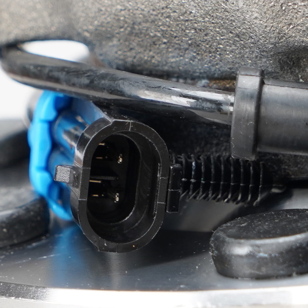 HANHUB 515086 Front Wheel Hub and Bearing Assembly Compatible with Chevy Avalanche 2500 Silverado 1500 HD Classic Silverado 2500 Silverado 2500 HD Classic Suburban 2500 Sierra 1500 HD Classic Sierra 2500 Sierra 2500 HD Classic Yukon XL 2500 Replaces BR930626 FW786 15064670 15112409 15225751 8-Lug